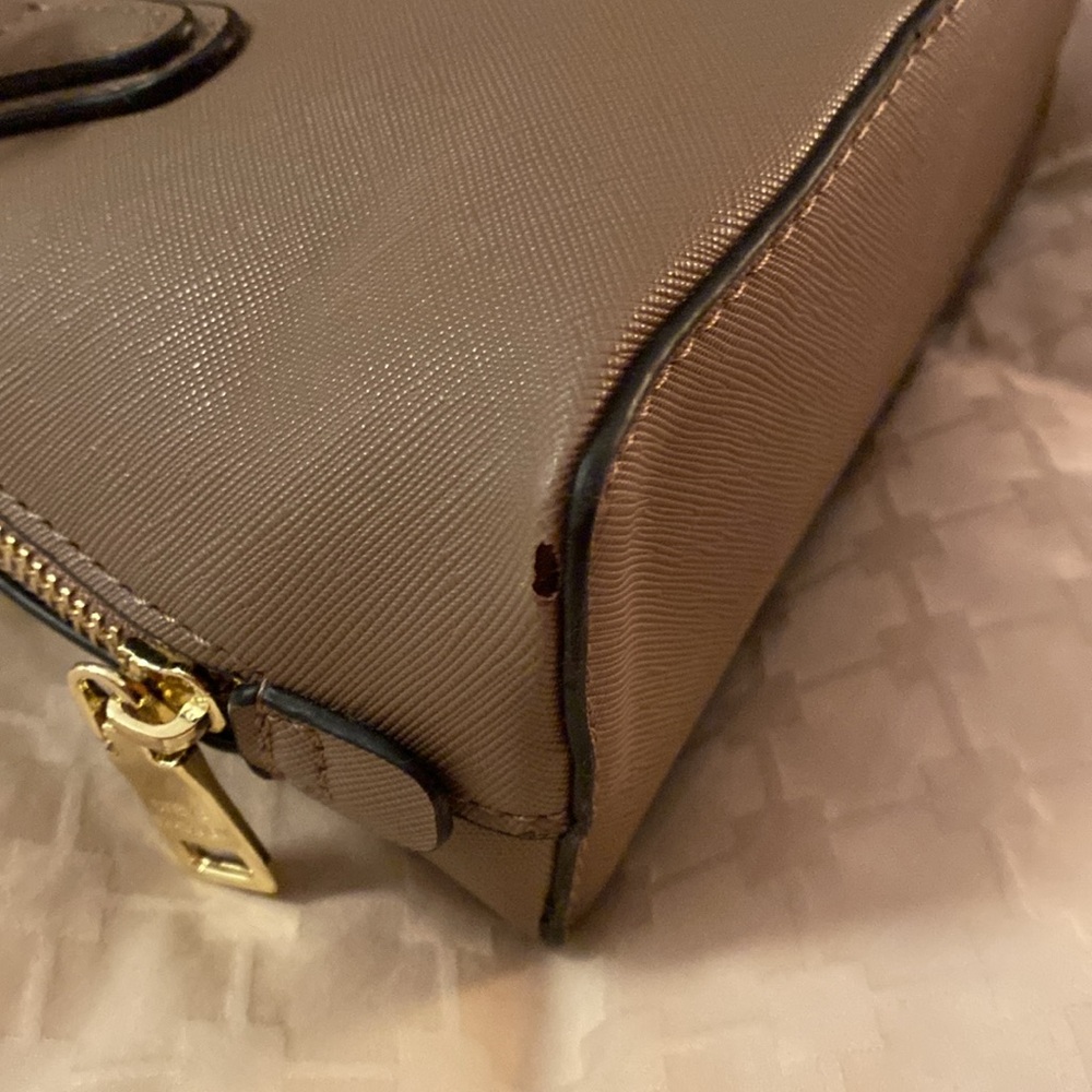 Steve Madden Adjustable Strap BFaith Crossbody Dome Style Satchel - Picture 6 of 7